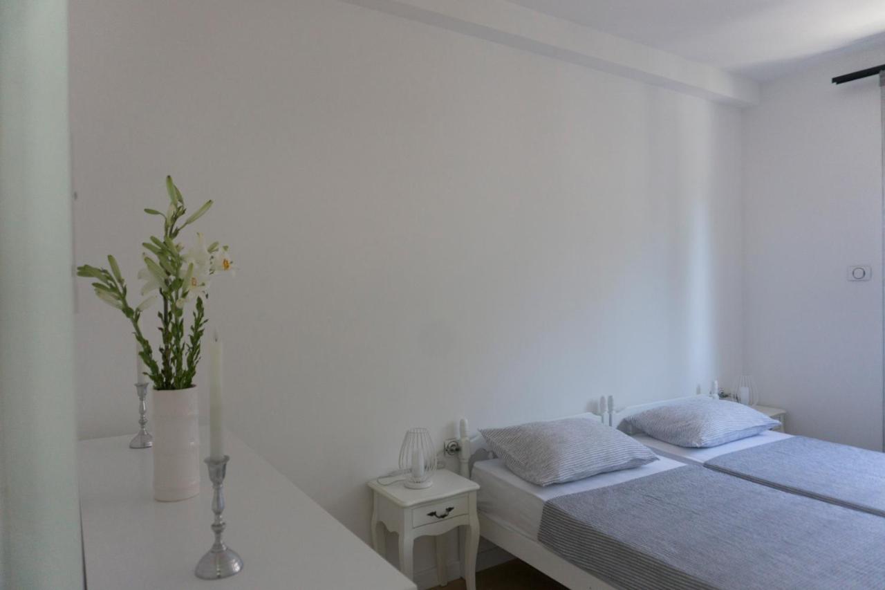 Apartman Aurora トレビニエ エクステリア 写真