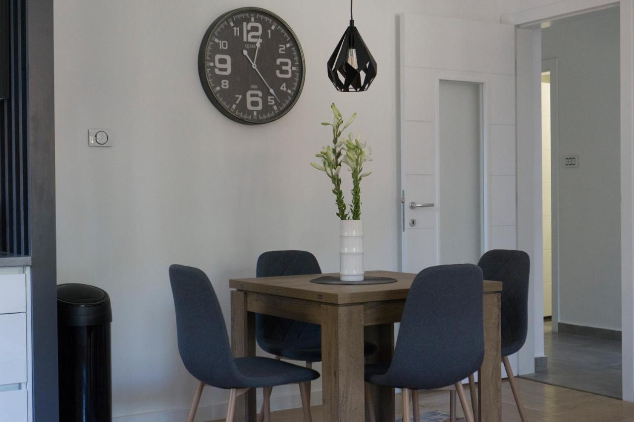 Apartman Aurora トレビニエ エクステリア 写真